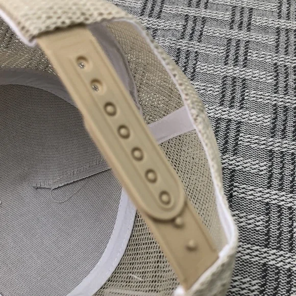 BEST NWT | ALO Yoga casual District Trucker Hat - Picture 6 of 6